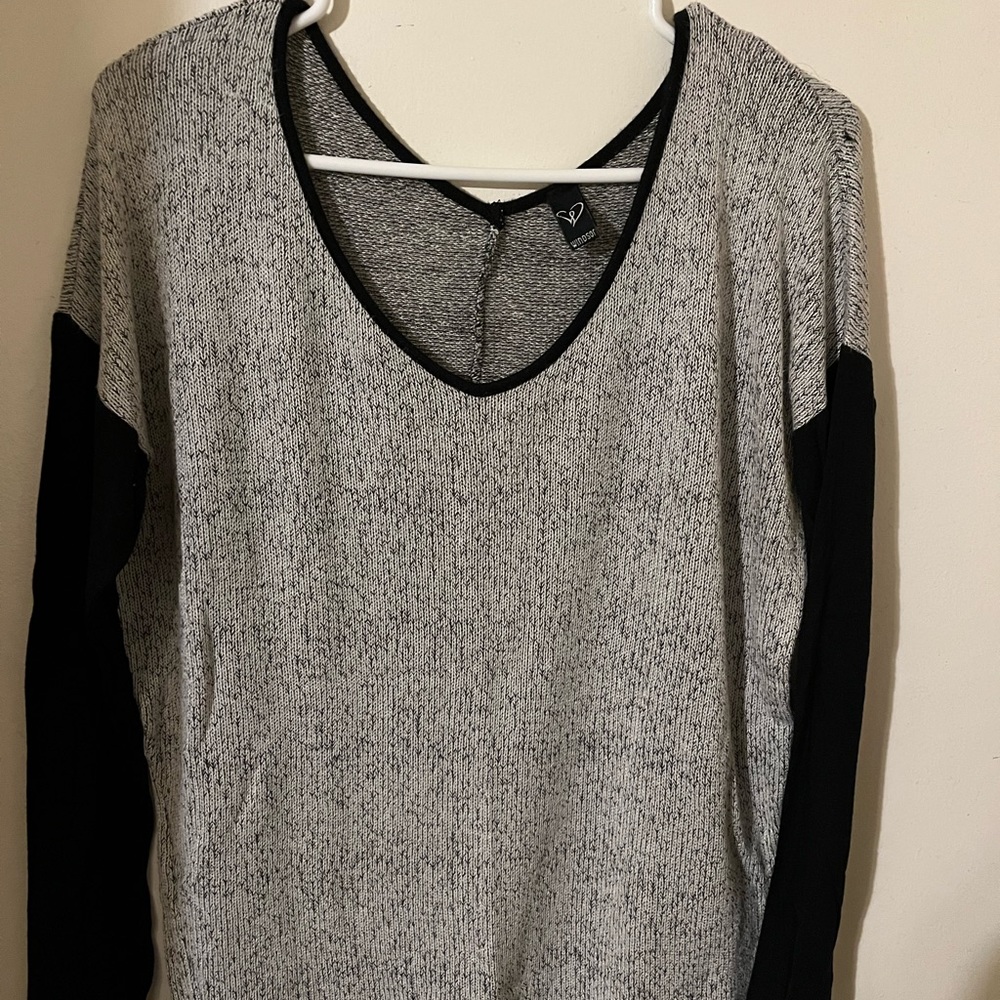 Lightweight sweater